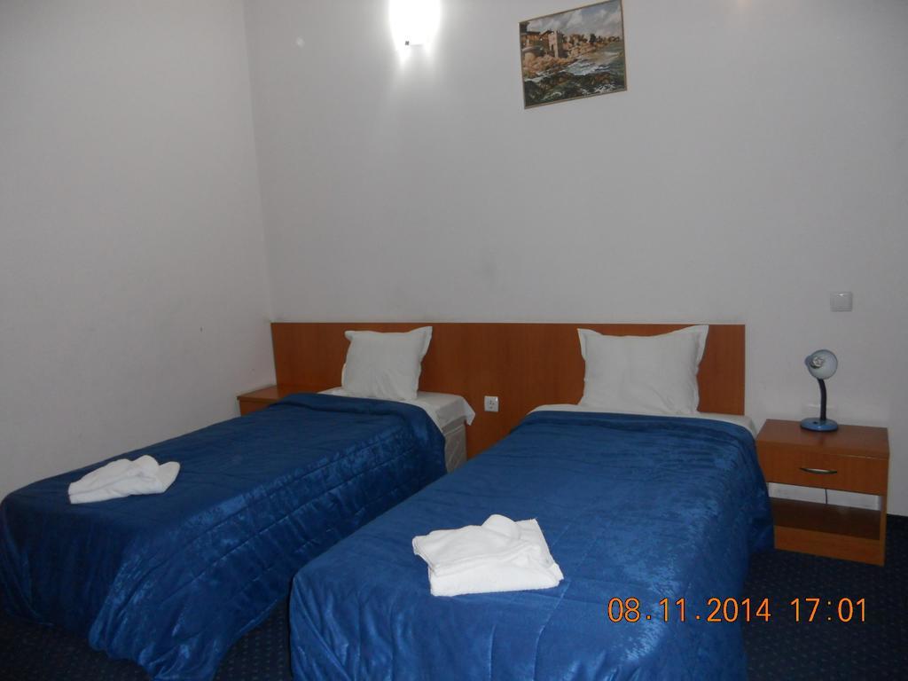 Family Hotel Helios Sevlievo Cameră foto