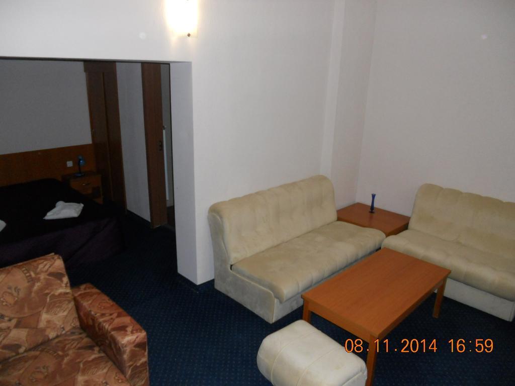 Family Hotel Helios Sevlievo Cameră foto
