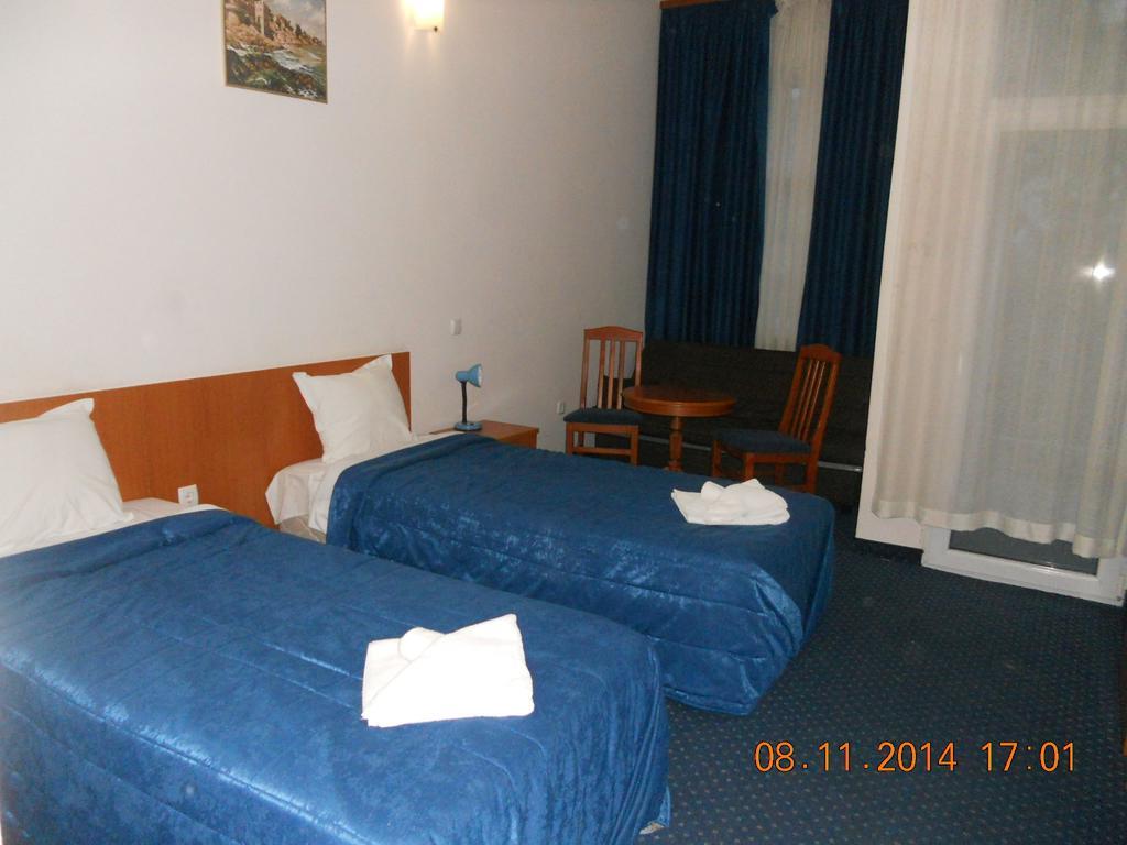 Family Hotel Helios Sevlievo Cameră foto
