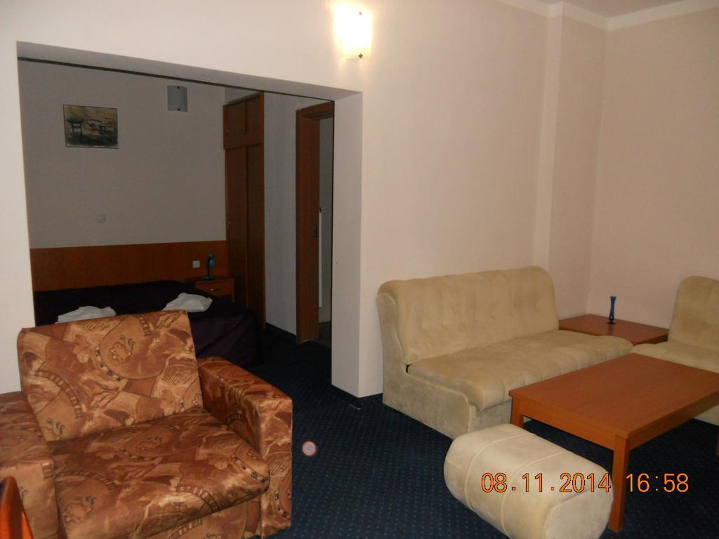 Family Hotel Helios Sevlievo Cameră foto